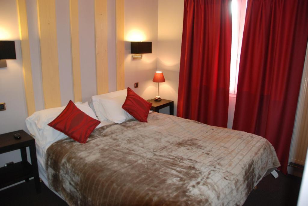 Hotel Corrieu La Llagonne Pokoj fotografie