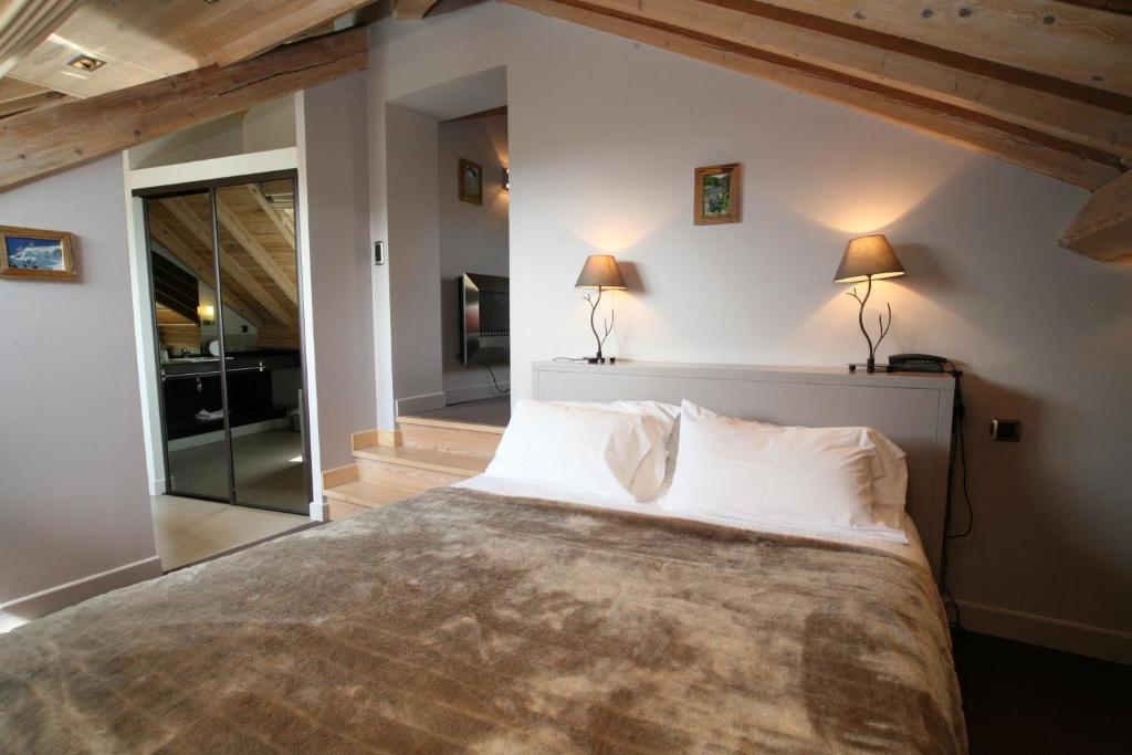 Hotel Corrieu La Llagonne Pokoj fotografie